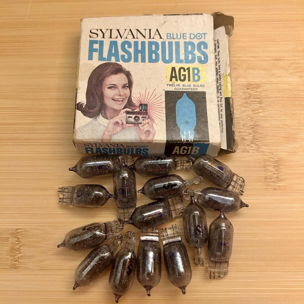 15 pc Vintage Sylvania Blue Dot Camera Flashbulbs AG1B Flash Bulbs READ NOTE